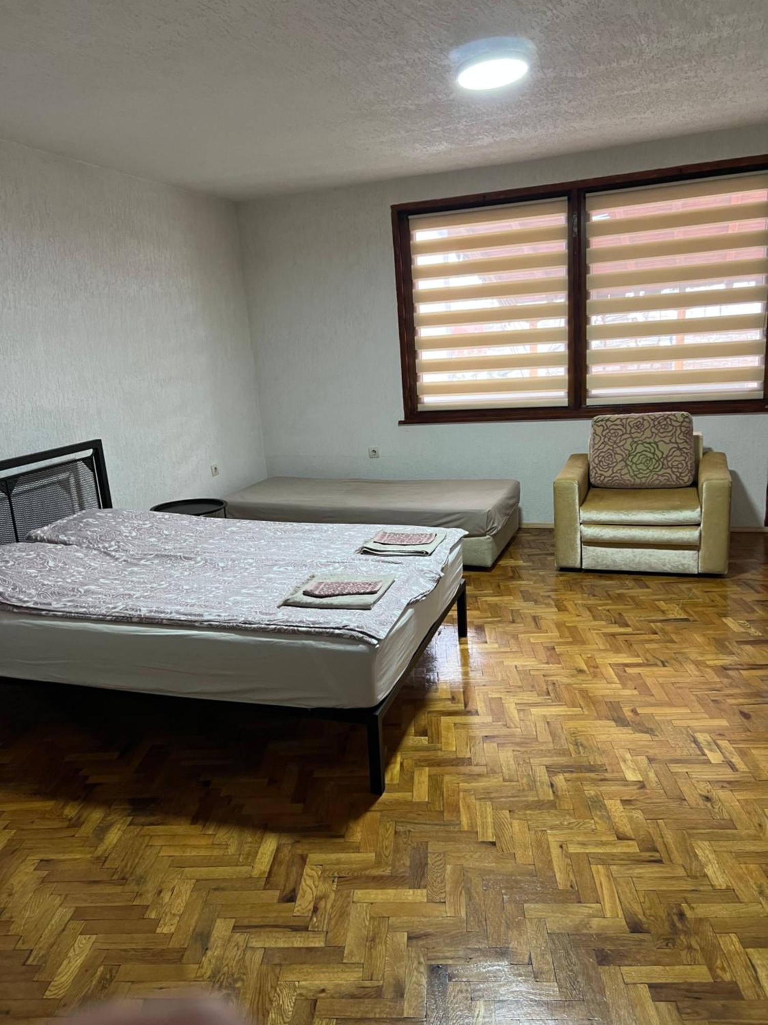 White Guest House 2 Karlovo Buitenkant foto