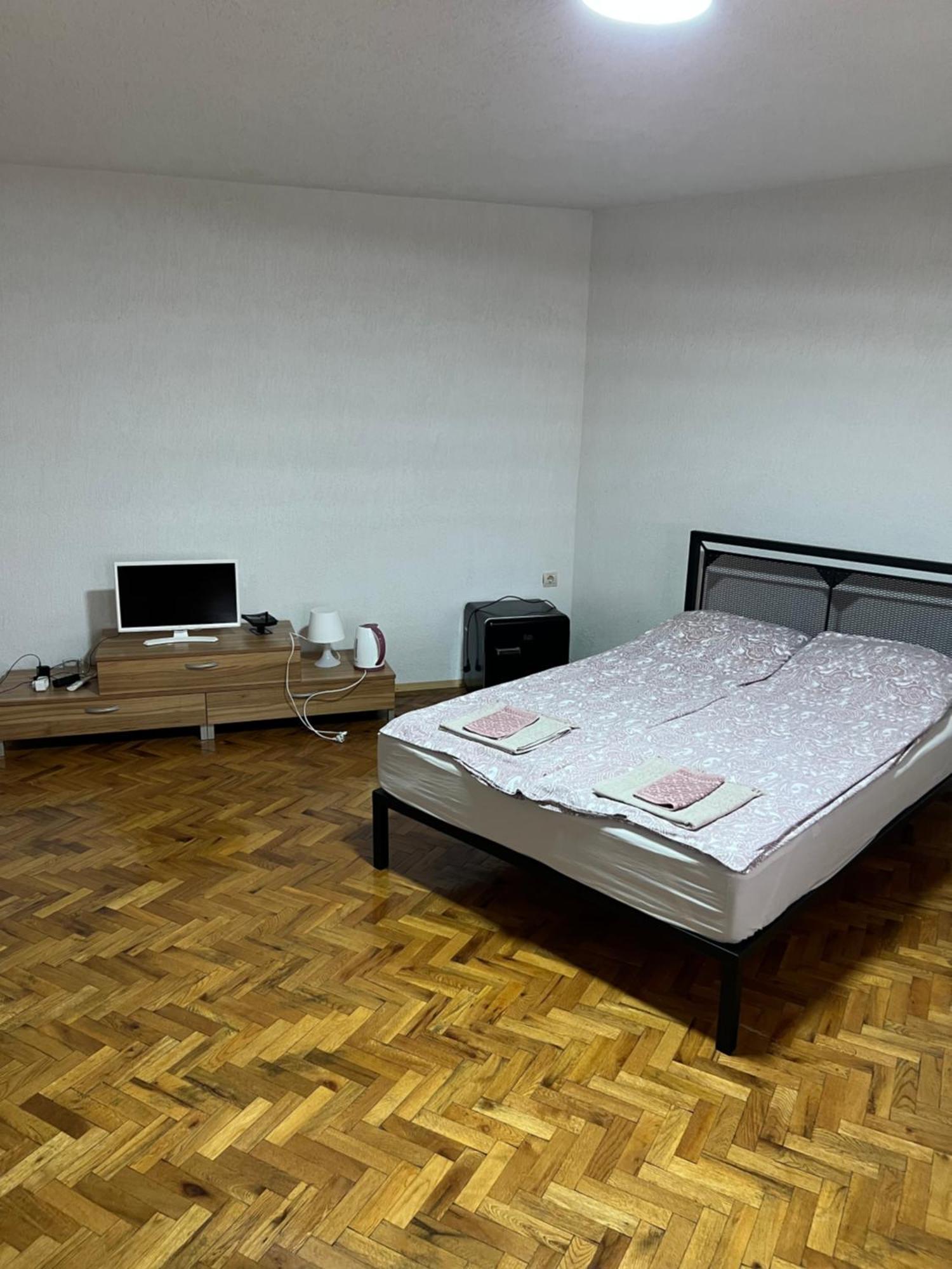 White Guest House 2 Karlovo Buitenkant foto